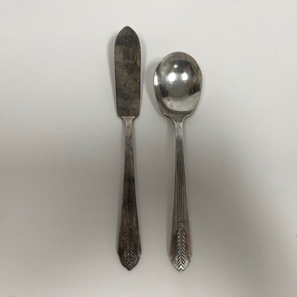 Wm. Rogers International Silver Allure Silver-plate Flatware Serving Spoons - Picture 6 of 6